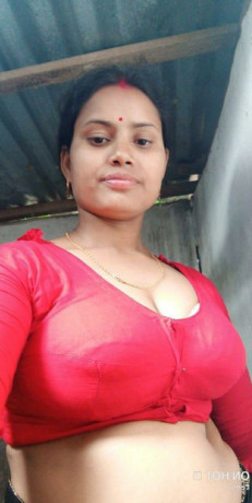 sexy-hot-aunty-whatsapp-video-call-sex-full-nude-full-open-dress-whatsapp-big-0